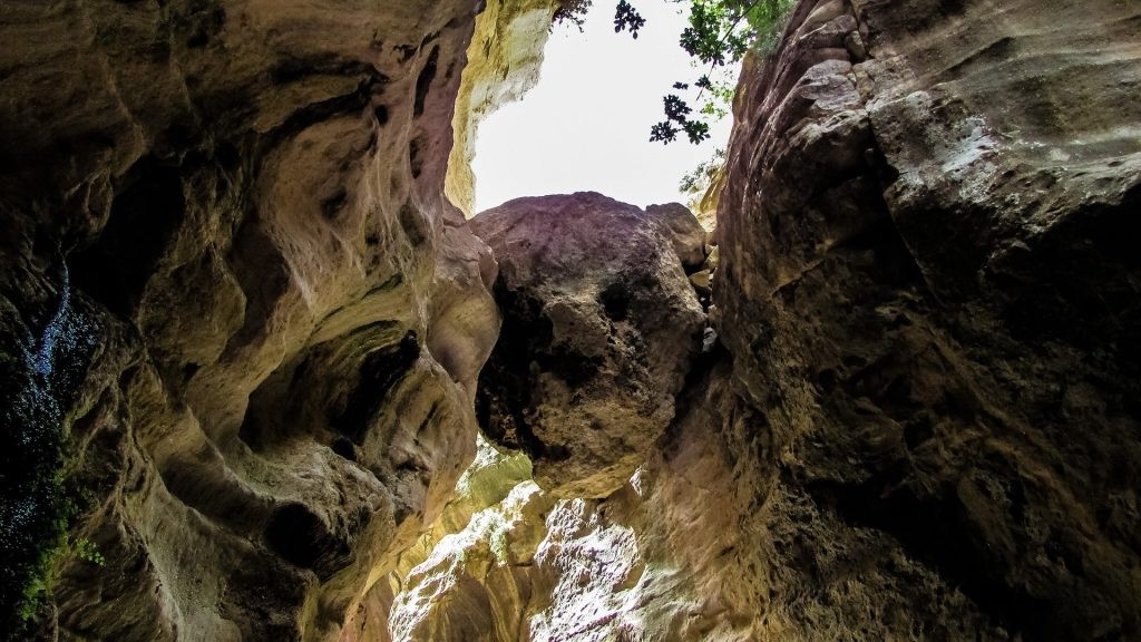 Avakas Gorge in Akamas with a boulder wedged between canyon walls.
